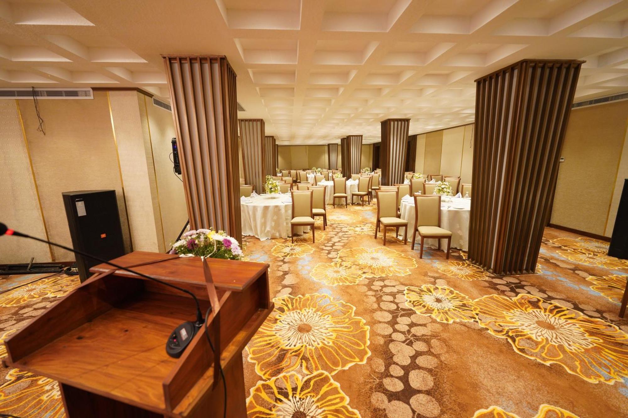 Hotel Grand Amanee Ratnapura Eksteriør billede