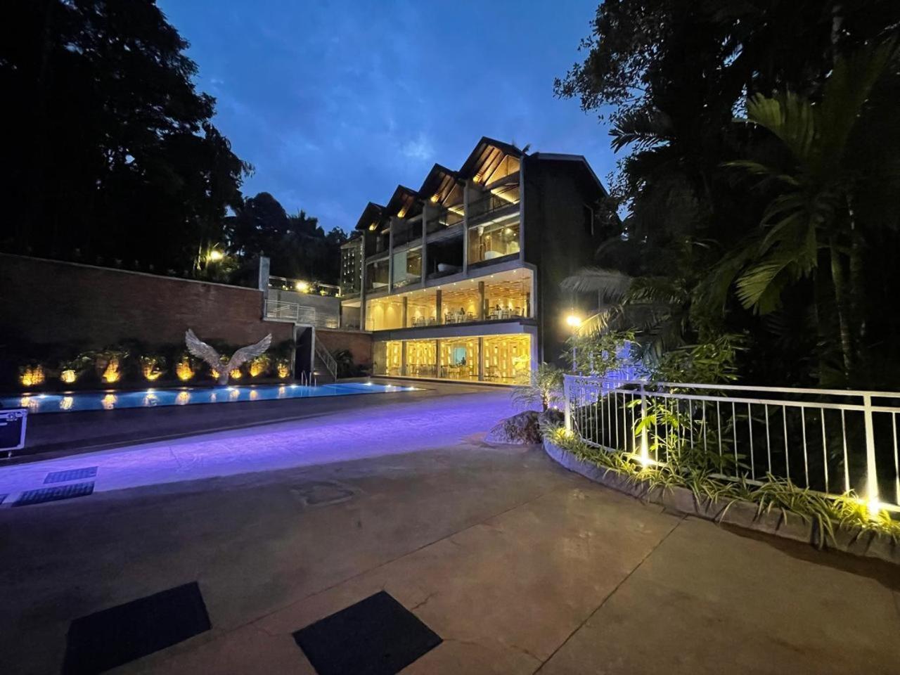 Hotel Grand Amanee Ratnapura Eksteriør billede