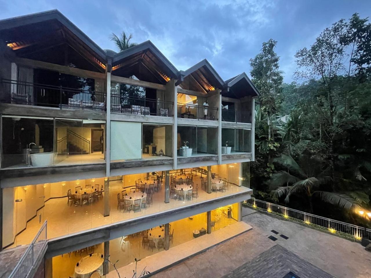 Hotel Grand Amanee Ratnapura Eksteriør billede